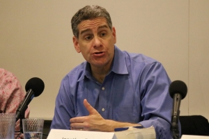 Professor Jonathan Zasloff, who is outspoken in opposing Measure S, addressed the legal pros and cons of the California ballot initiative process.